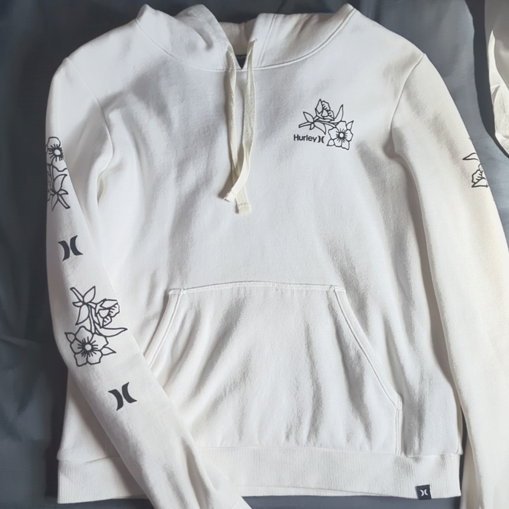 Soft white Hurley sweater
